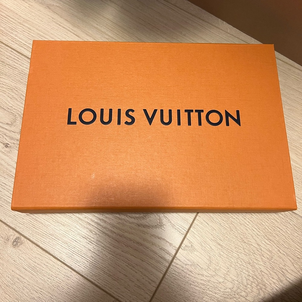 Louis Vuitton box
